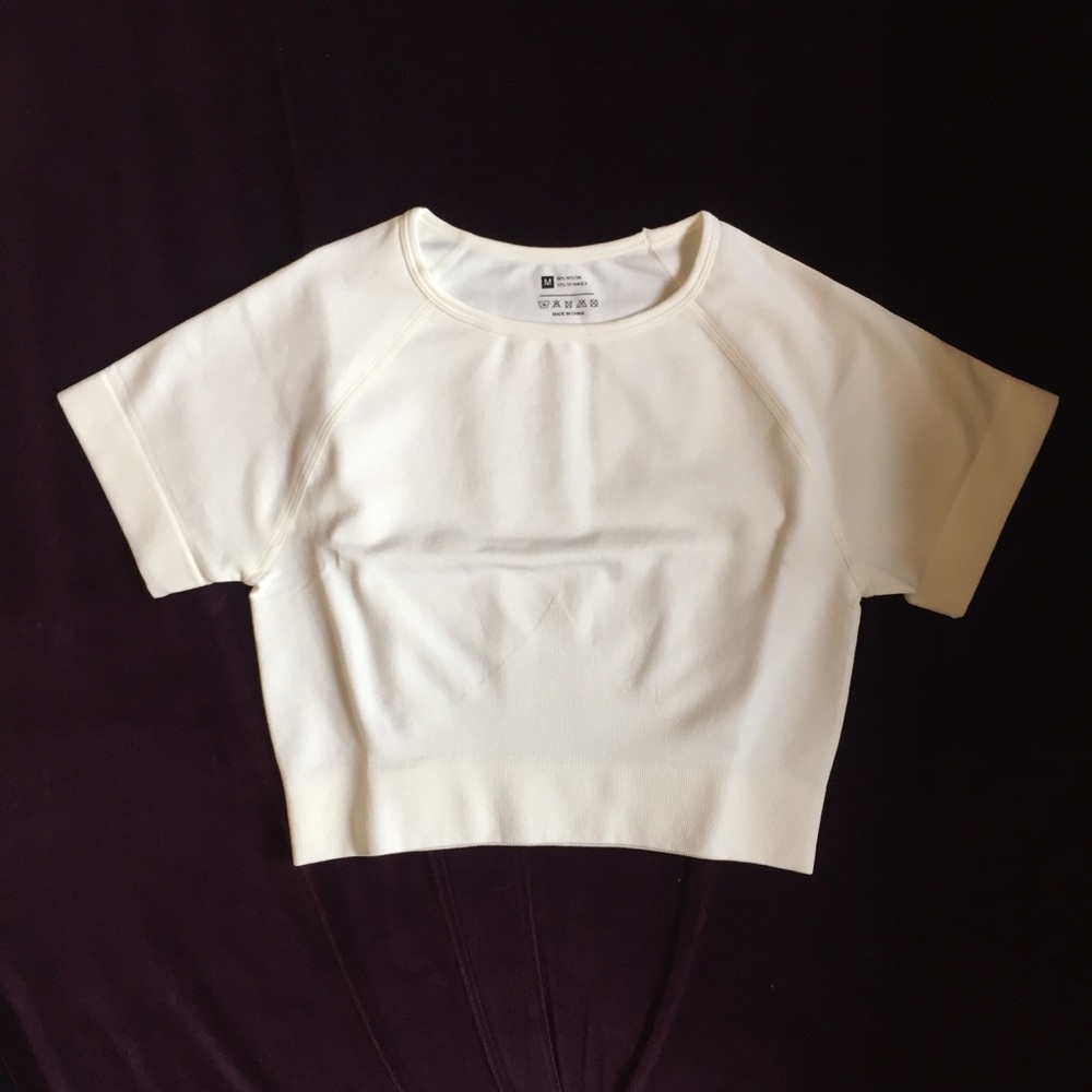 2Pc White Cream Seamless Set (Top + Shorts) - Picture 6 of 8